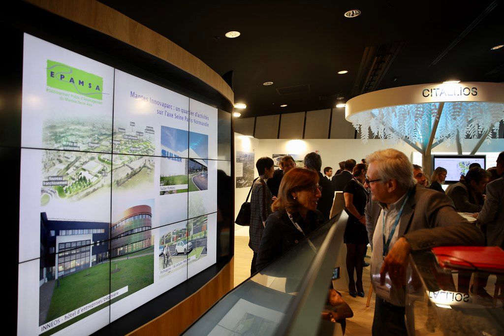 Le Salon de l’immobilier neuf a été créé par le groupe PAP (Particulier à Particulier) en 2018. Il s’adresse aux investisseurs souhaitant acquérir une résidence principale ou investir dans un appartement locatif en France. Cet événement offre un aperçu très complet des programmes immobiliers lors de la visite simple des différents stands. En outre, il permet également de profiter des ventes en l’état futur d’achèvement.  En effet, ce salon offre un accompagnement personnalisé et favorise la rencontre des pr