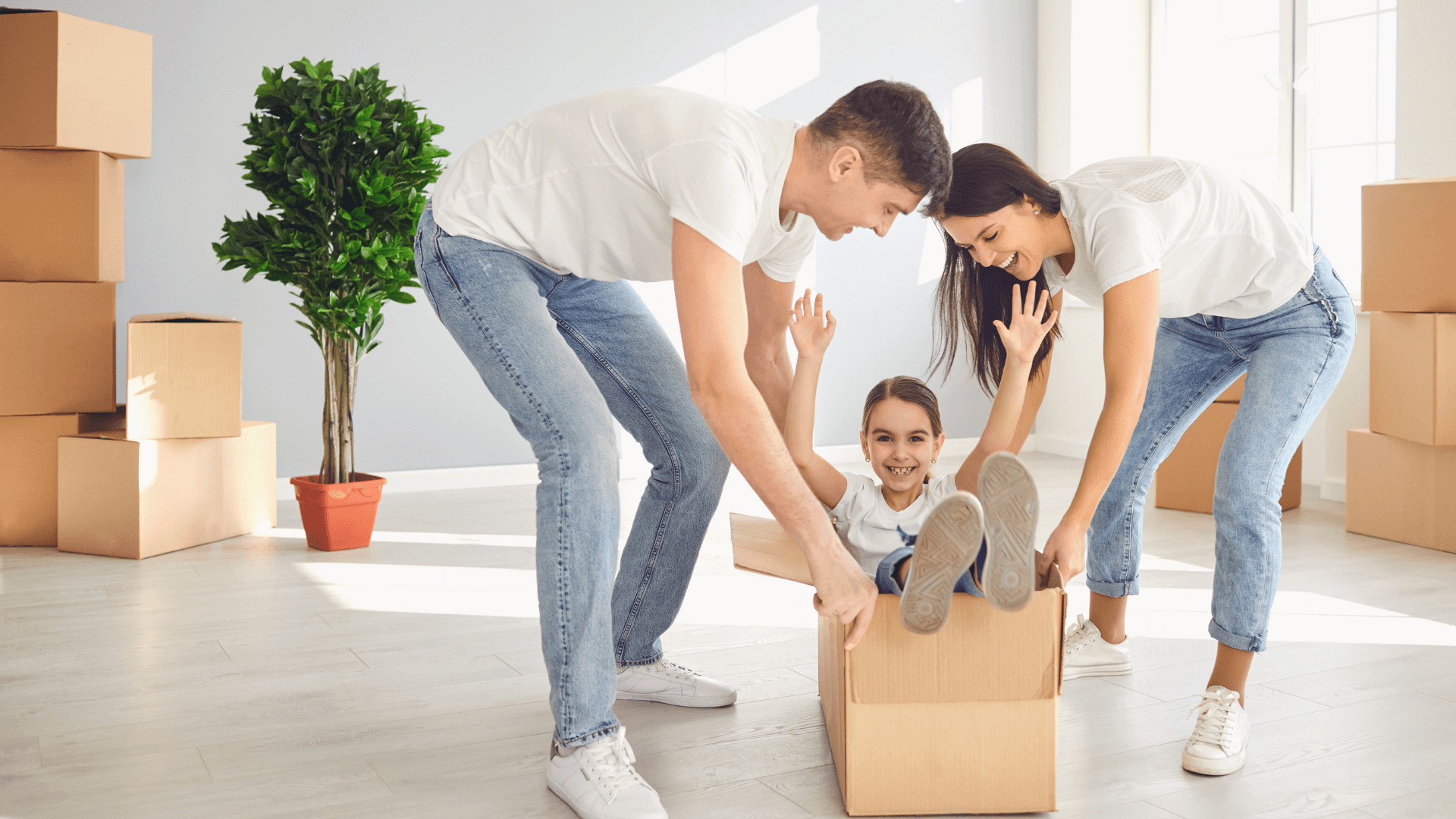 Une famille qui emménage dans un nouveau logement