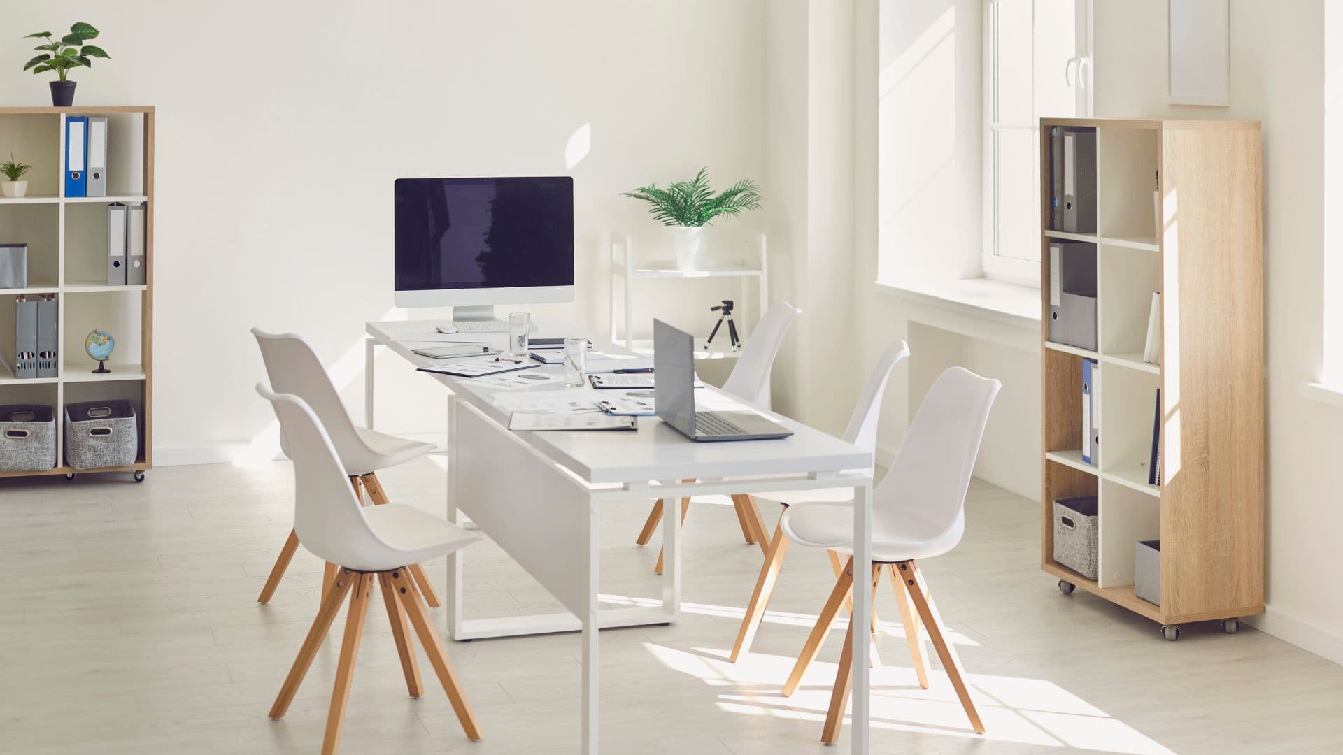 des_espaces_de_travail_integres_le_bureau_a_domicile_une_nouvelle_priorite_content_image.jpg