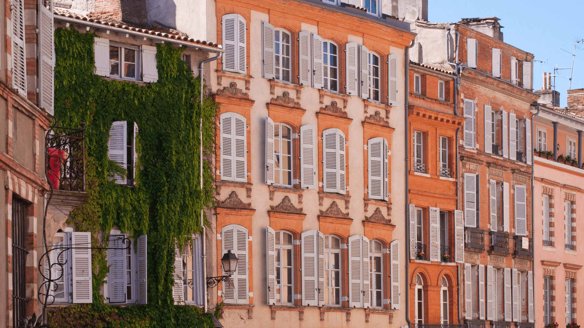 3_saint_etienne_le_charme_authentique_des_ruelles_pavees_content_image.png