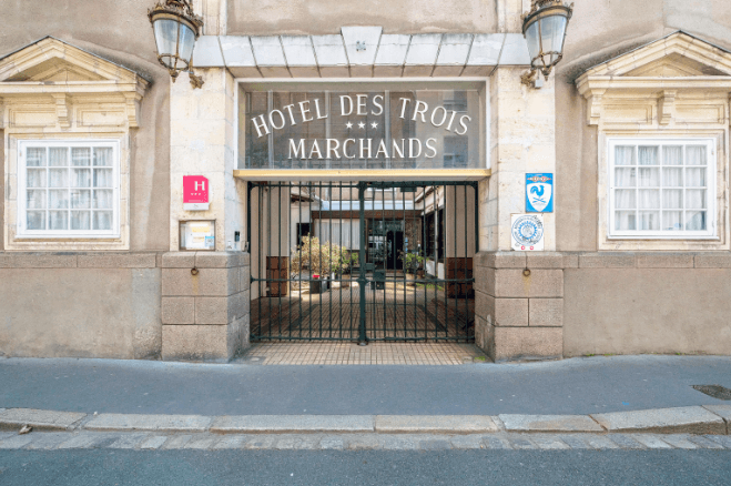 hotel_des_trois_marchands_gallery_0.png